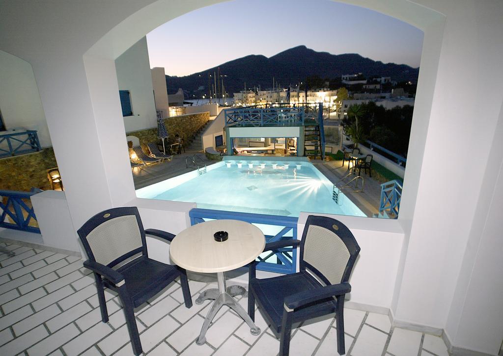 Poseidon Hotel Chora  Buitenkant foto