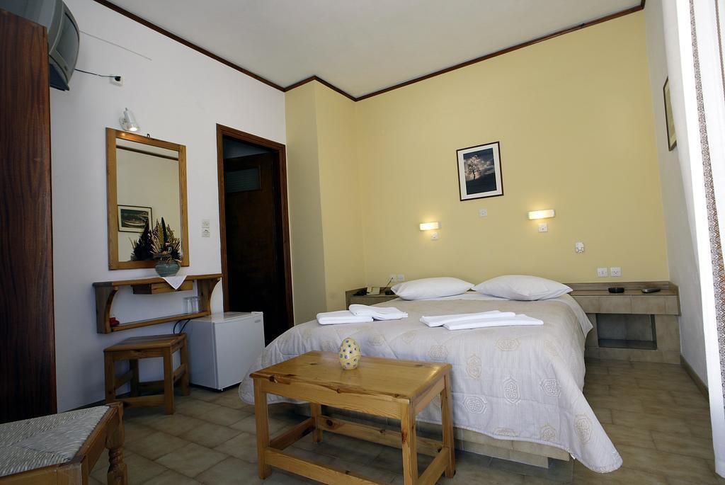 Poseidon Hotel Chora  Kamer foto